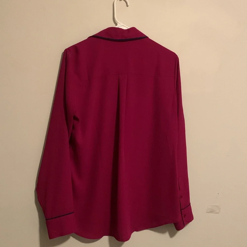 Express Button Down - Size Medium - Picture 2 of 4